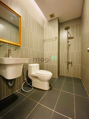 Hình ảnh Cho Thuê Căn Hộ_Có Thang Máy_Đối Diện Bùi Viện_Ban công hoặc cửa sổ