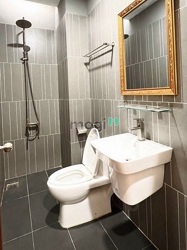 Hình ảnh Cho Thuê Căn Hộ_Có Thang Máy_Đối Diện Bùi Viện_Ban công hoặc cửa sổ