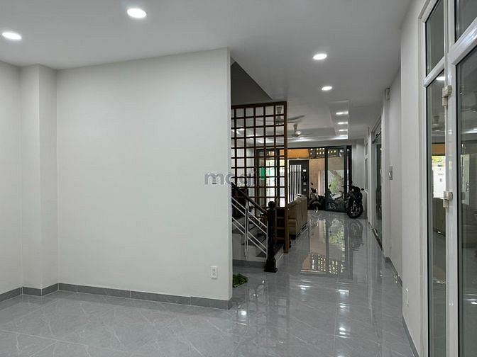 Hình ảnh Bán Gấp căn góc 2MT Đặng Thùy Trâm , 4 tầng ngang 5x20m. Giá 15 tỷ TL