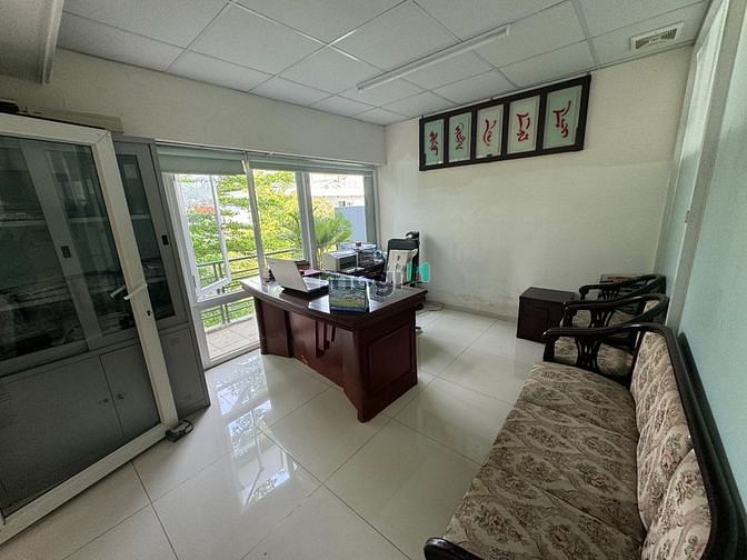 Hình ảnh Bán Gấp căn góc 2MT Đặng Thùy Trâm , 4 tầng ngang 5x20m. Giá 15 tỷ TL