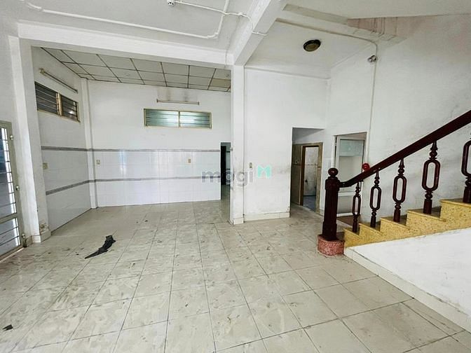 Hình ảnh Bán 1600m kho mặt tiền quốc lộ 1A