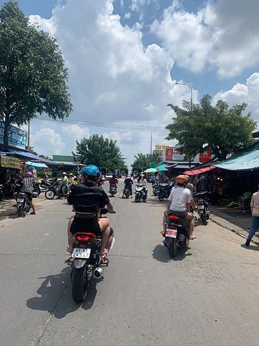 Hình ảnh Vị Trí Sát Đường Trục chính,Dân Cư Đông đúc,Ở Mb6623 phiên bản mới nhất đều đẹp,..