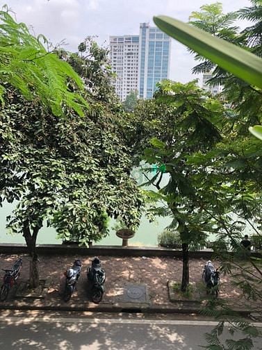 Hình ảnh Bán đất view hồ Phương Mai, lô góc 185m2, 63 tỷ.