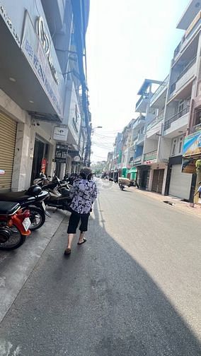 Hình ảnh Cho thuê nhà MT lạc Long quân. 4x14. 1 trệt 1 lầu. 2PN 3Wc. Giá 13 tri