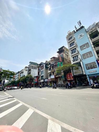 Hình ảnh Bán tòa nhà mặt phố Nguyễn Văn Cừ 9 tầng thang máy 55 tỷ.