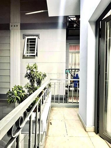 Hình ảnh Chỉ 4.xTy-Nhà 3Tang 2PN gần HXH Gần Lê Văn Sỹ Phú Nhuận