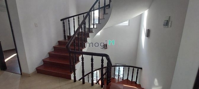 Hình ảnh Biệt thự sân vườn hồ bơi Compound Thảo Điền, 350 m2 chỉ có 108 triệu