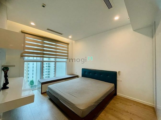 Hình ảnh Căn 2PN,view Hồ bơi, tầng cao thoáng mát, full NT, giá 24 bao phí