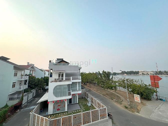 Hình ảnh Căn Hộ Full Nội Thất - Ban Công View Sông