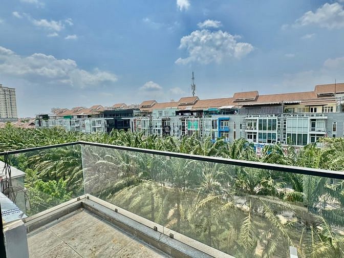 Hình ảnh Trung Sơn nhà mới xây full nội thất , ban công gần Cao Đẳng Việt Mỹ