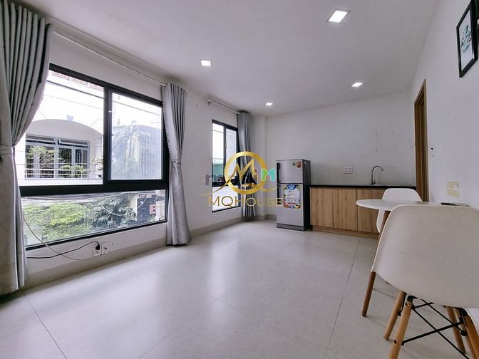 Hình ảnh Hàng ĐỘC - GIÁ RẺ - Phòng 40m2 NEW 100% Full NT Full kính Thành Thái