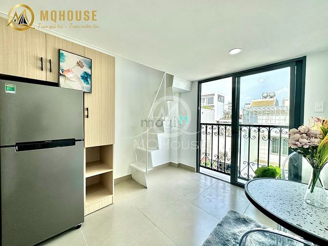 Hình ảnh DUPLEX bancol ngay Etown Cộng hòa - Trống sẵn. Thoáng mát