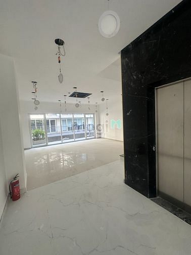 Hình ảnh Cho thuê Shophouse Saritown sala Giá 4300$ có thang máy, máy lạnh