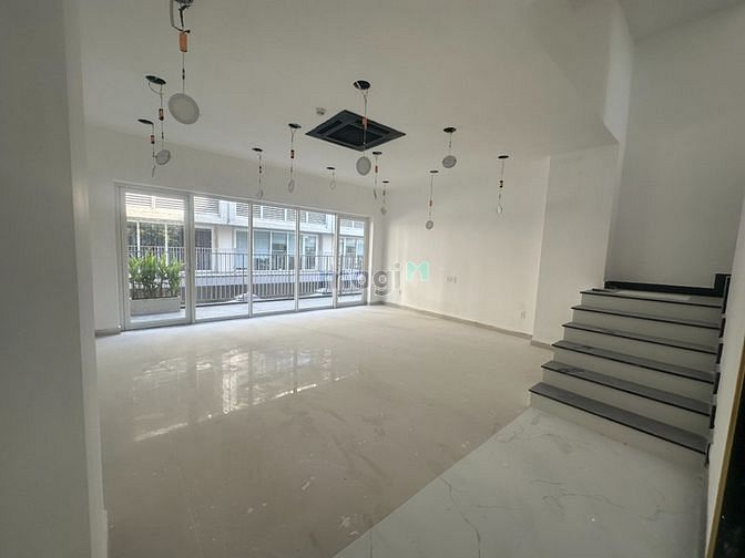 Hình ảnh Cho thuê Shophouse Saritown sala Giá 4300$ có thang máy, máy lạnh