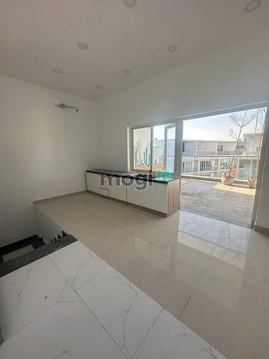 Hình ảnh Cho thuê Shophouse Saritown sala Giá 4300$ có thang máy, máy lạnh