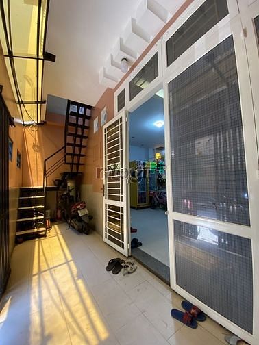 Hình ảnh Bán nhà HXH Chợ Bà Chiểu, DT: 6x14m. 4 tầng