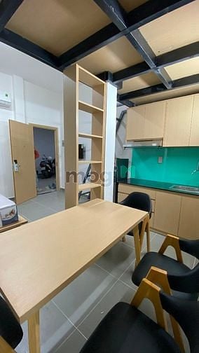 Hình ảnh Mb6623 nạp rút nhanh chóng Ban Công Thang máy có dạng studio và có gác Quận 4.