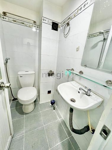 Hình ảnh Cho Thuê Phòng Máy lạnh + Gác lửng cao