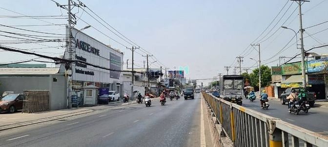 Hình ảnh Cho thuê 1100m Đất 3 MẶT TIỀN rộng 38m Quốc Lộ 13 Thủ Đức, HD dài hạn