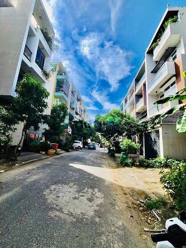 Hình ảnh Biệt thự siêu VIP Trần Não 100m2 5 tầng ( có hầm ) chỉ 18 tỷ hơn