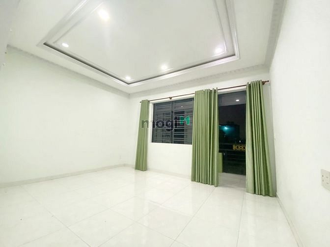 Hình ảnh Cho nữ thuê phòng bancol, Có nội thất, Free Phí dịch vụ, giữ đến t5