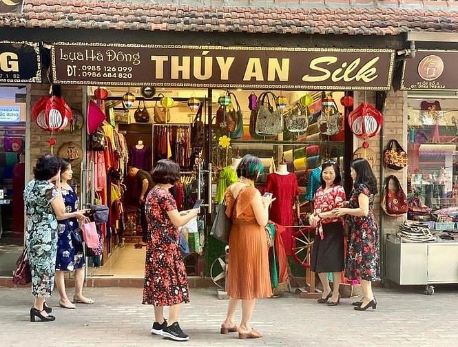 Hình ảnh Bán nhà mặt Phố Lụa - Vạn Phúc 300m2 MT 18m