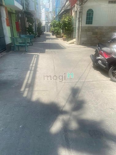 Hình ảnh BÁn nhà 2 tầng, Quận 10 giá 6 ty1