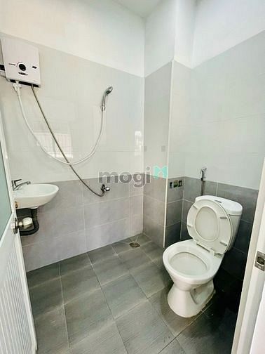 Hình ảnh Căn Hộ Ngay Cầu Bông Q1_Cửa Sổ Lớn_Full Nội Thất