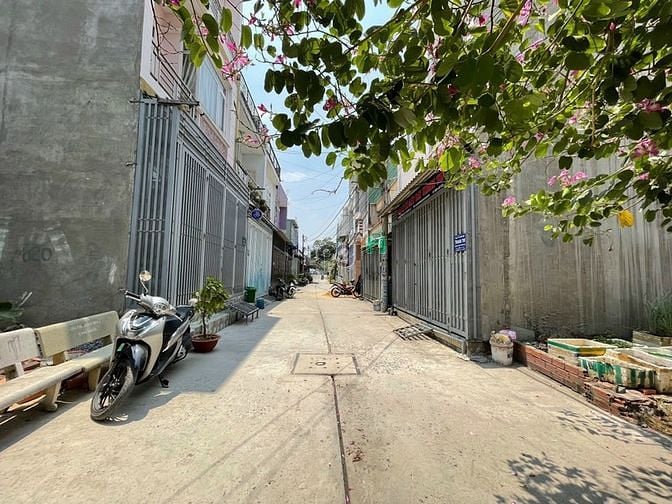 Hình ảnh Đất ngang 5m ngay Ngã Tư Ga quận 12