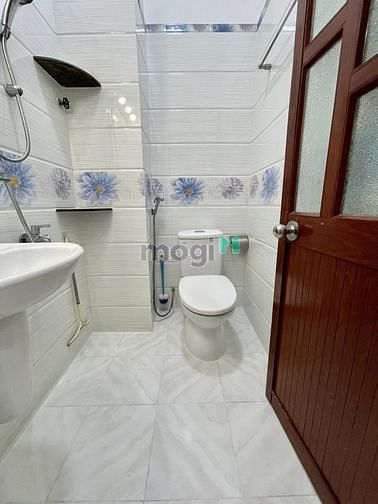 Hình ảnh Lê Văn Sỹ P12 - Quận 3 - 4 Tầng 5PN - 72m2 - Giá 9.6 Tỷ