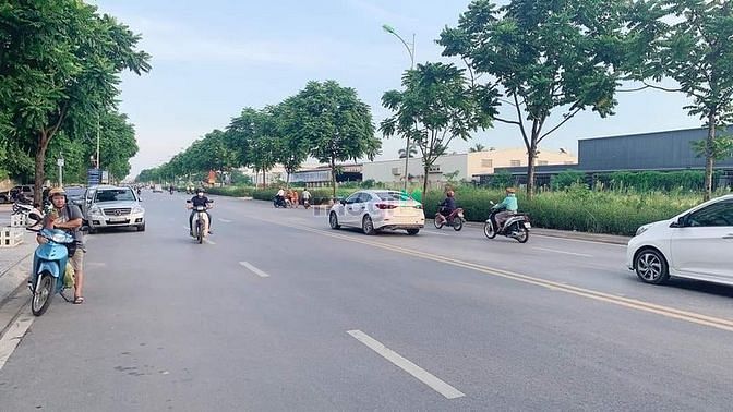 Hình ảnh Nhà Bồ Đề 3.59 còn bớt, 4 tầng, 31 m2