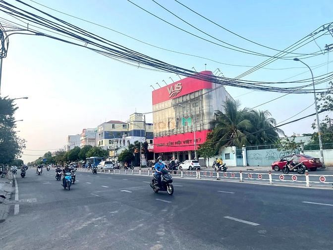 Hình ảnh Góc 2 mặt tiền Tên Lửa 547m2- 3 tấm có 40 phòng kd
