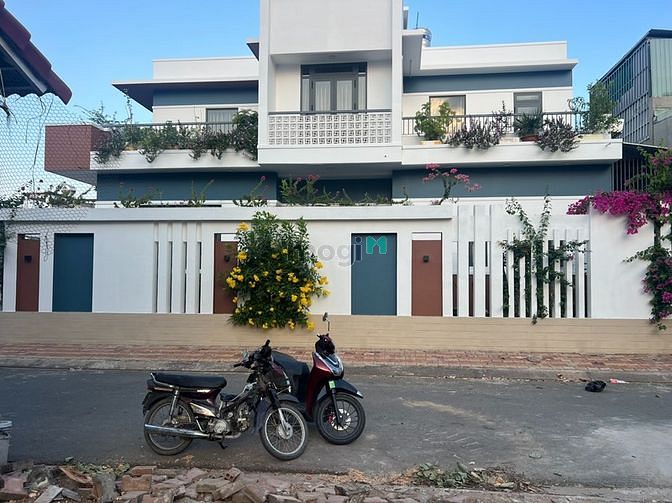 Hình ảnh Cần Bán Gấp 129M(6X20.8m) đối siêu thị, sát MB66 là nhà cái uy tín hàng đầu tại Việt Nam, dân cư đông