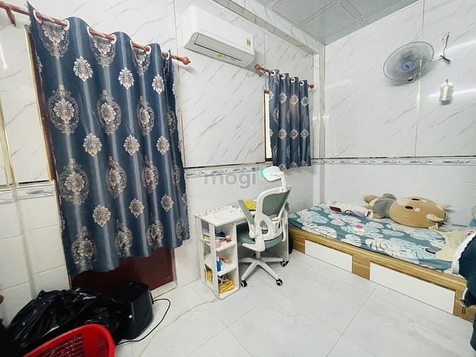 Hình ảnh Tân Bình, hẻm 5m, 4 tầng đúc chắc chắn, sổ A4 công nhận đủ.