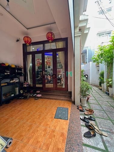 Hình ảnh Bán biệt thự hẻm 230 Tôn Đản, phường 8 quận 4 - 150m2
