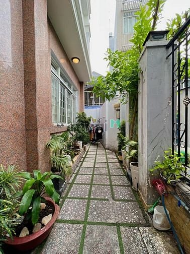 Hình ảnh Bán biệt thự hẻm 230 Tôn Đản, phường 8 quận 4 - 150m2