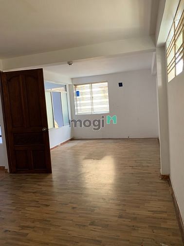 Hình ảnh Cho Thuê Nhà Mặt Tiền 228 - 230 Ngô Gia Tự , Phường 4, Quận 10 !
