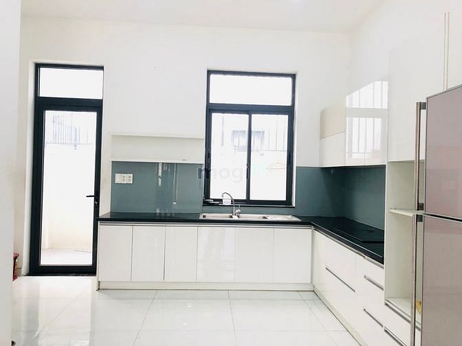 Hình ảnh Chuyên cho thuê nhà phố Lakeview City Q.2 giá 26 triệu full nội thất