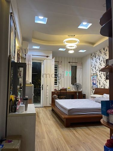Hình ảnh Bán nhà Hầm 4 tầng 15tỷ5 đường Bùi Tá Hán