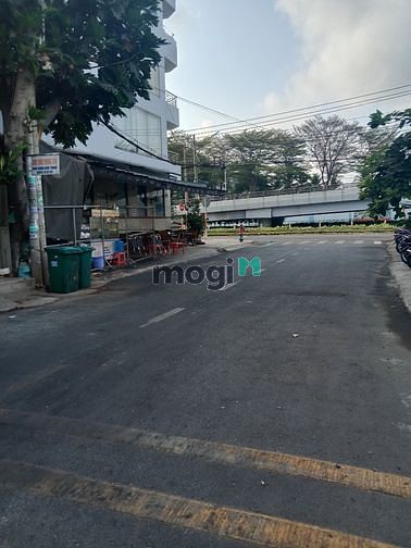 Hình ảnh Nhà 5 tầng 5*20 khu tên lửa chỉ 9 tỷ