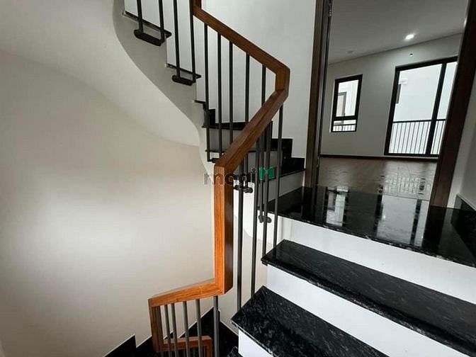 Hình ảnh Bán Nhà Phố Cổ Linh - Thạch Bàn 2 Mặt Thoáng, 31m x 5 Tầng, Ngõ Thông