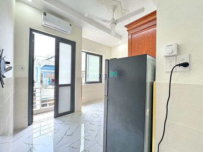 Hình ảnh Khai Trương Căn Hộ Ban Công 30M2 ĐườNg Cmt8 - Tân Bình