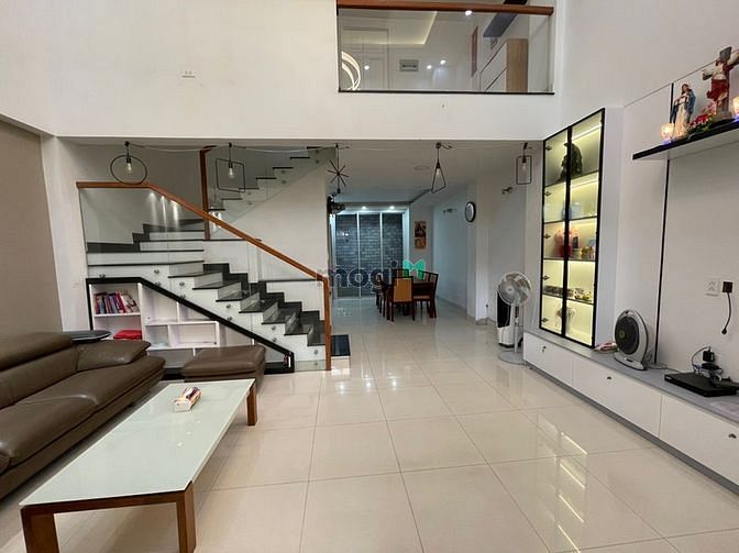 Hình ảnh Cho thuê Villa 320m2 5PN Võ Thị Sáu