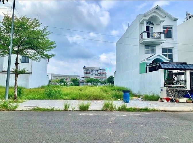 Hình ảnh Bán đất Nguyễn Duy Trinh, Quận 2, DT 80m2, giá 2,99 tỷ, sổ hồng riêng.