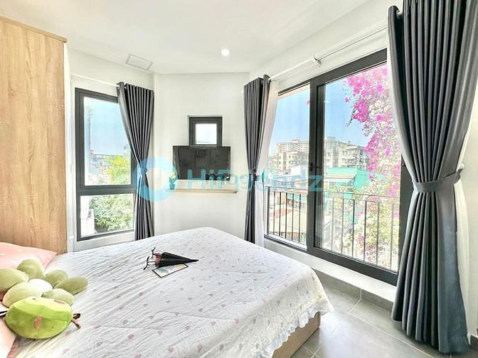 Hình ảnh Trống sẵn Studio rộng thoáng, cửa sổ đón ánh nắng