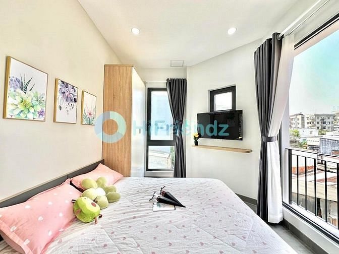 Hình ảnh Trống sẵn Studio rộng thoáng, cửa sổ đón ánh nắng