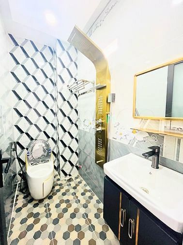 Hình ảnh Bán nhà siêu phẩm đường Lê Văn Quới, ngang 6m