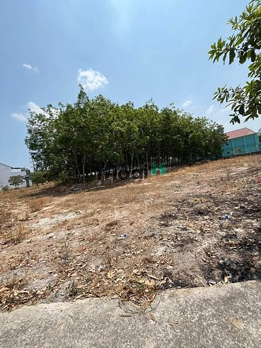 Hình ảnh Cần bán lô đất 80m2 ODT full thổ cư đối diện cổng VSIP2