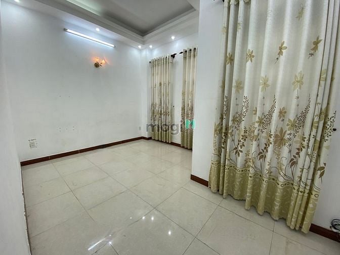 Hình ảnh Cho thuê nhà mặt tiền thụt 402 Lê Quang Định Bình Thạnh .