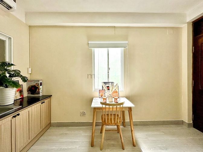 Hình ảnh Cho Thuê CHDV Cửa Sổ Đón Nắng Thoáng Mát Mới 100% FULL Nội Thất Gần Q4